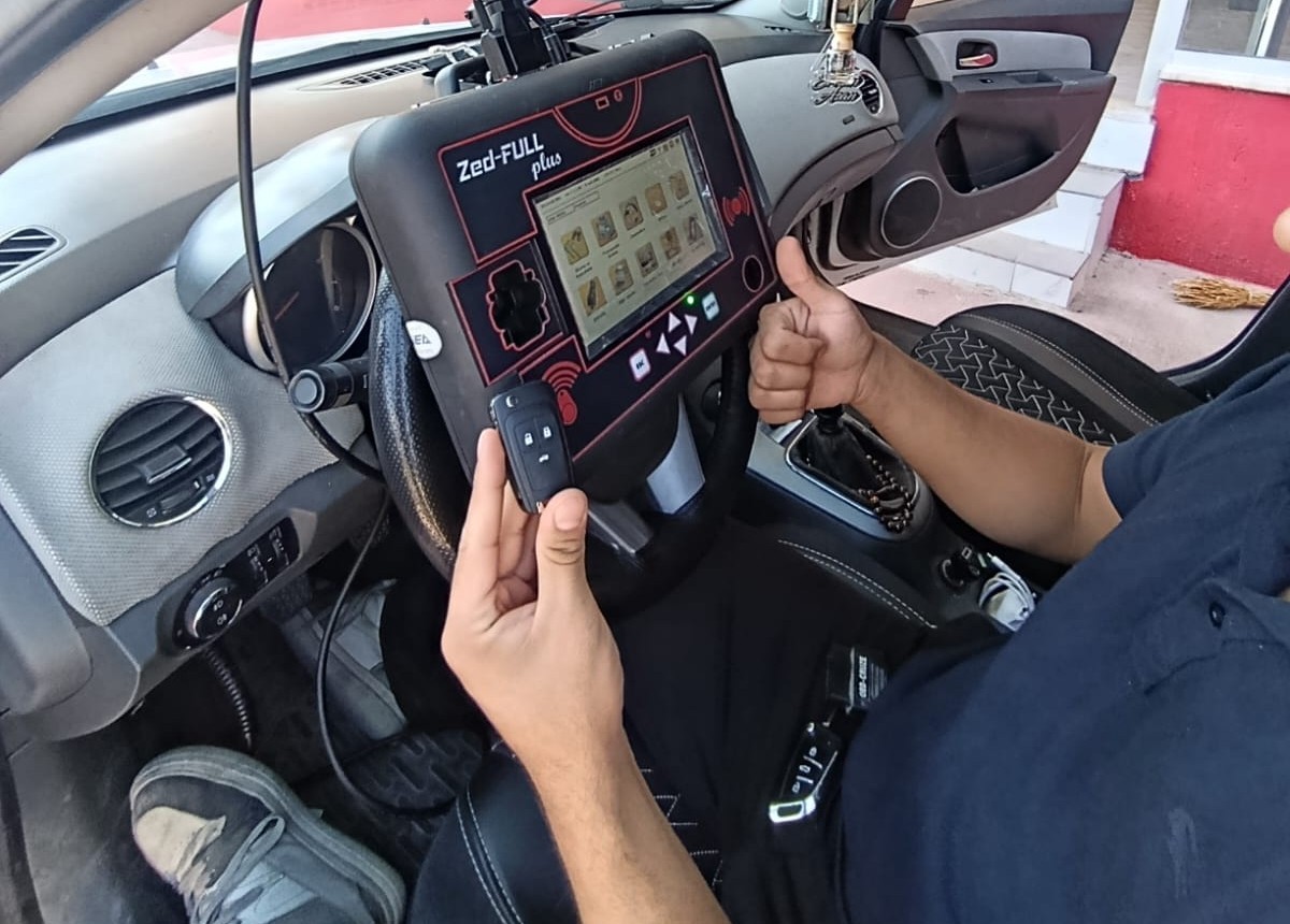 Anahtar Kesme Makinesi